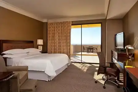 Sheraton Phoenix Crescent - 56