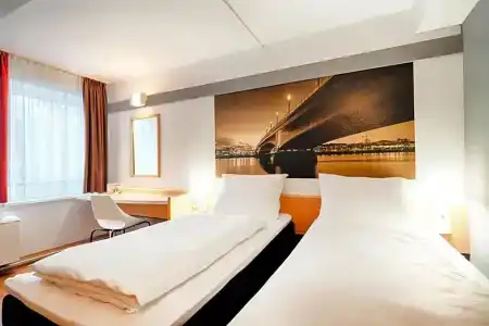 ibis Bonn - 49