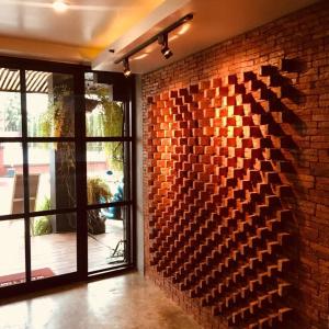 84 Gallery - 18