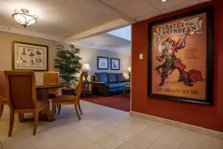 Howard Johnson by Wyndham Anaheim & Water Playground - 10