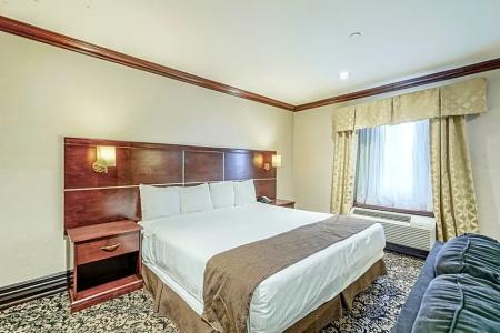 Woodbine & Suites - 43
