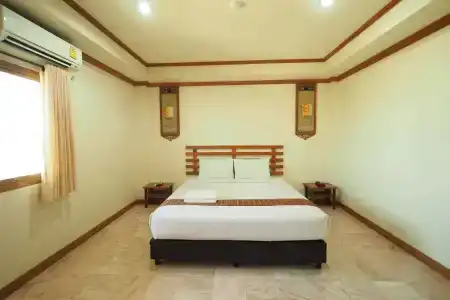 AmornSukhothai - 75