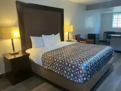 Goldstar Inn Motel - 2