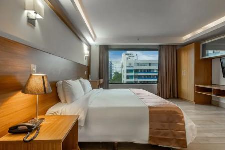 Weston Suites - 80