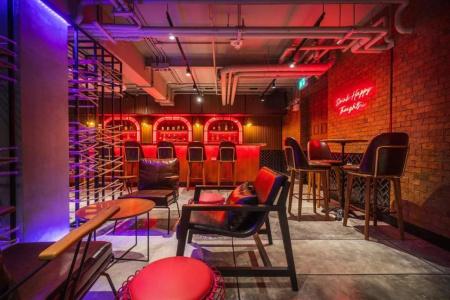 SocialTel Samui - Adults - 10