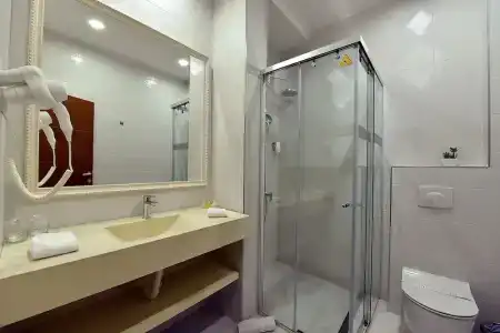 Lazaro - 133