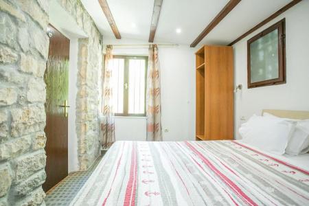 Garden Apartment - 18