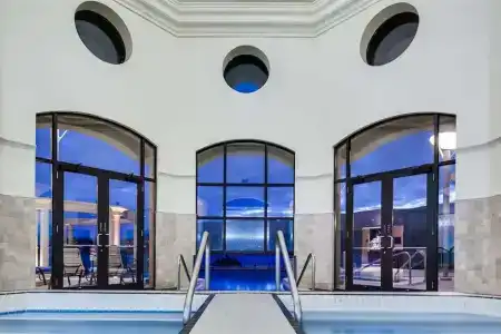 The Royal - Bellstars & Resorts - 32
