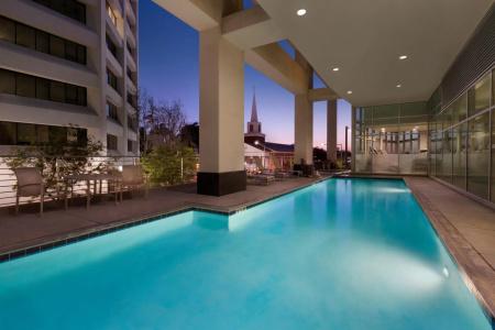 Embassy Suites Los Angeles - 13