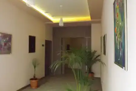 Holiday & Hostel - 10