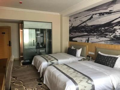 St. Moritz Business - 6
