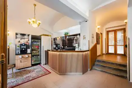 Ostaš Praha - 5
