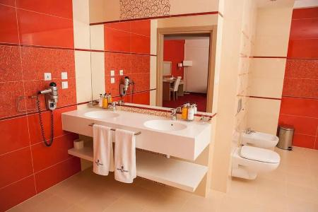 Grape Town -, Spa, Sport, Bowling, Squash, Restaurant - 57