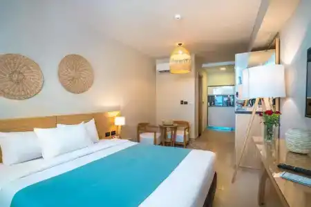 Redcon Suites - 373