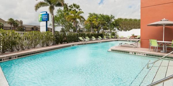 Holiday Inn Express & Suites - Nearest Universal Orlando, an IHG - 15