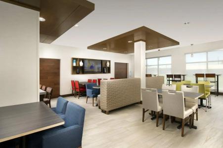 Holiday Inn Express & Suites, an IHG - 19
