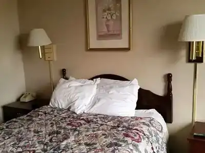 University and Suites - 15