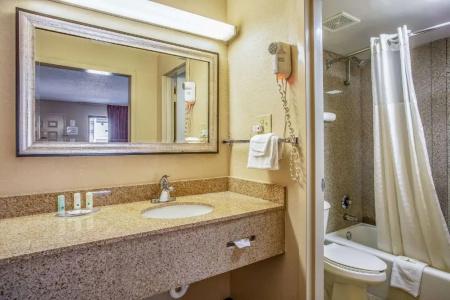 Quality Inn - 33