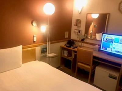 Toyoko Inn Ekimae - 83