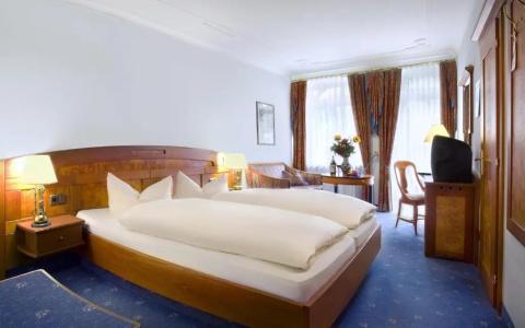 Post-Hotel - 23