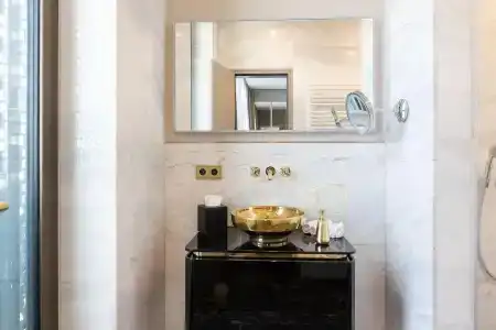Fourty Three Luxury Serviced - 18