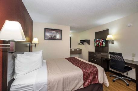 Red Roof Inn - Normal/University - 4