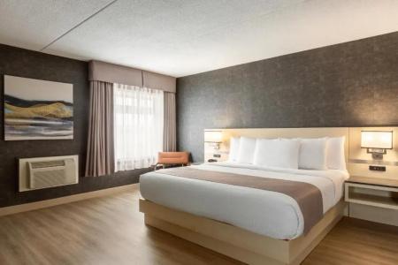 Days Inn by Wyndham Toronto West - 26