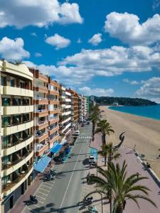 Almirall Apartaments - 10