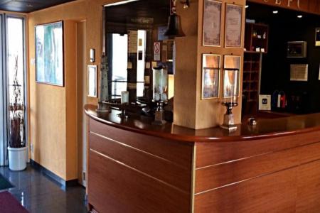 Botel Gracia - 1