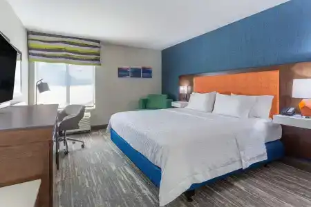 Hampton Inn - 1