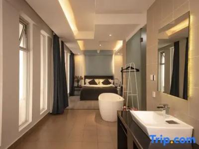 Pure Comfort Inn - 119