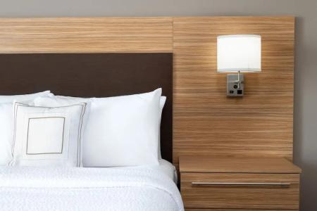 TownePlace Suites by Marriott Indianapolis Airport - 6