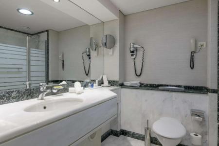 Radisson Blu Park Athens - 11