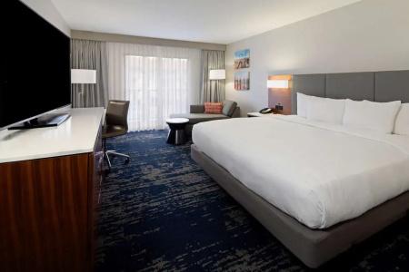 DoubleTree by Hilton - 48