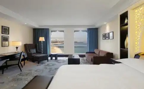Sheraton Sharjah Beach Resort and Spa - 8