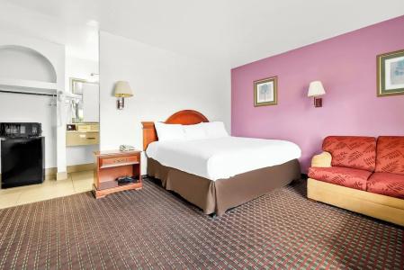 Capitol Inn and Suites - 13