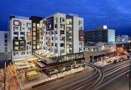 Moxy Denver Cherry Creek - 36