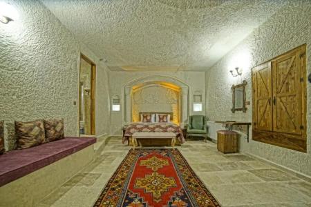 Risus Cave Suites - 5