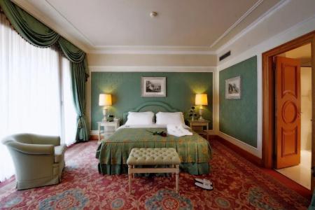 Royal Carlton - 28