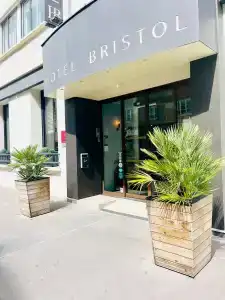Le Bristol - 28