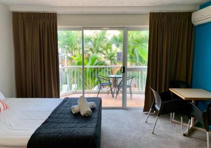 Outrigger Burleigh - 116