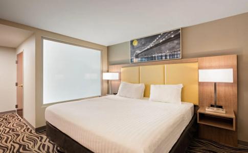 Holiday Inn Express Brooklyn, An Ihg - 6