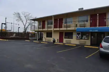 Rodeway Inn Nashville Airport South - 16