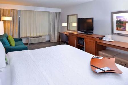 Hampton Inn & Suites by Hilton University NW - 74