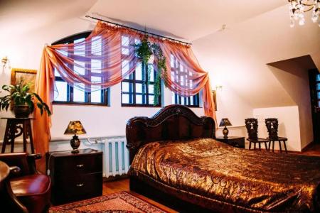 Antique House - 25