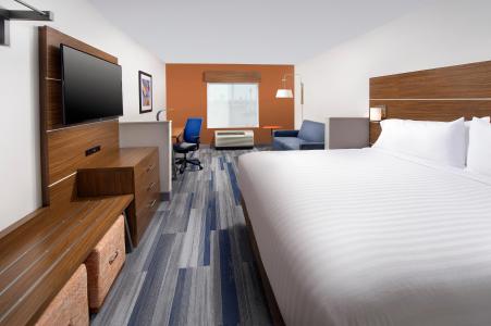 Holiday Inn Express & Suites, an IHG - 3