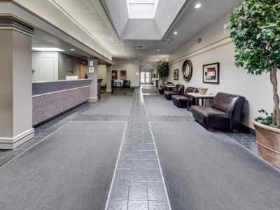Heritage Inn & Convention Centre - - 7