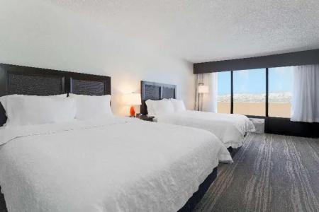 Hampton Inn - 100