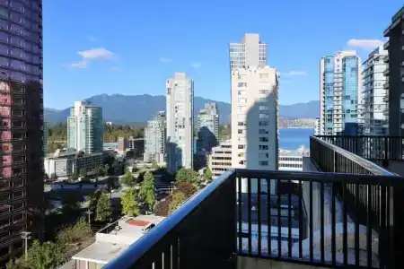 Divya Sutra Suites on Robson Downtown - 53