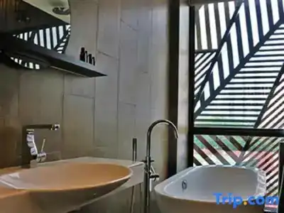 Yan (SG Clean, Staycation Approved) - 67